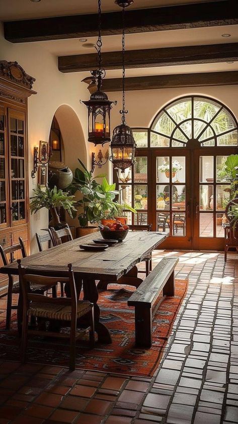 Spanish Style Kitchen Mexican Hacienda Dining Rooms, Spain Homes Spanish Style, Spanish Mediterranean Dining Room, Hacienda Style Dining Room, Hacienda Dining Room, Spanish Style Dining Room, Spanish Style Interior Design, Mexican Dining Room, Spanish Dining Room