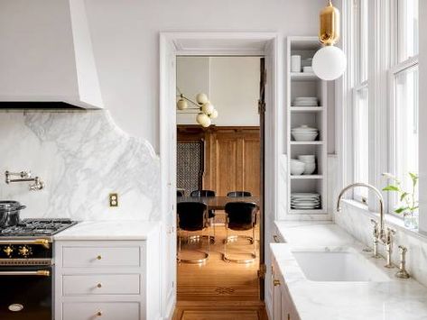 Jessica Helgerson, Marble Backsplash, Home Luxury, Contemporary Interior Design, Transitional Decor, Counter Tops, White Cabinets, Chic Home, Of Wallpaper