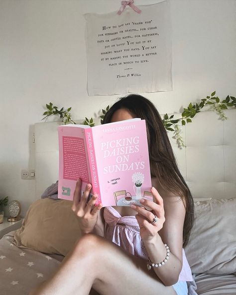 “She lives in between the pinks and yellows of the world where a beautiful color is unknown to others” 🌸🌼 my newest summer book obsession @lianacincotti 🫶🏻 Pink Book Aesthetic, Booktok Aesthetic, Girls Reading, Book Obsession, Summer Book, Pink Book, Soft Life, Love Me More, Pink Books