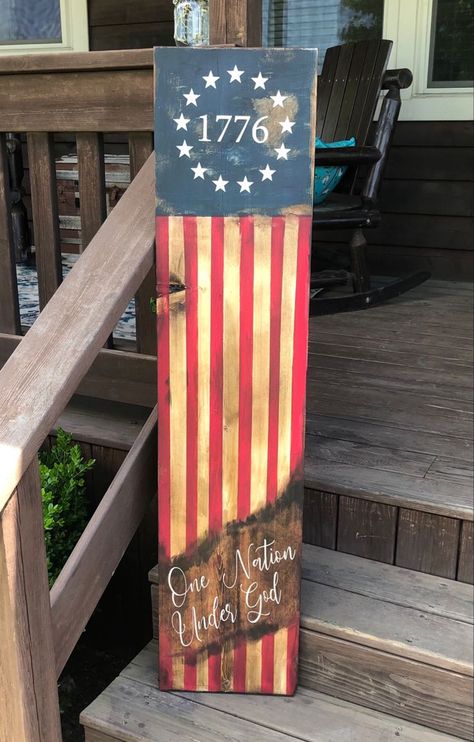 tipografia halloween Patriotic Welcome Signs Front Porches, Wooden American Flag Decor, Porch Sitters, Patriotic Porch Signs, Fouth Of July Crafts, Repurposed Shutters, Patriotic Crafts Diy, Patriotic Porch, Halloween Typography