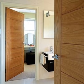 Palomino Oak Veneered Internal Door - JB Kind Veneer Door Design, Brushed Chrome Door Handles, Grey Internal Doors, Veneer Doors, Black Drawer Handles, Mdf Skirting, Fire Doors Internal, White Internal Doors, Modern Wooden Doors