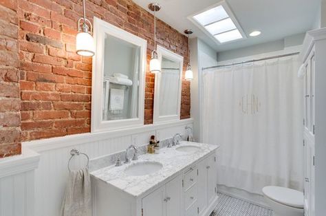 All white fixtures and wainscoting with exposed brick? Maybe with blue-gray vanity? Brick Bathroom Wall, Exposed Brick Bathroom, Brick Wall Bathroom, Brick Bathroom, Small White Bathrooms, Brick Wall Decor, Interior Brick, Brick Interior Wall, Cozy Bathroom