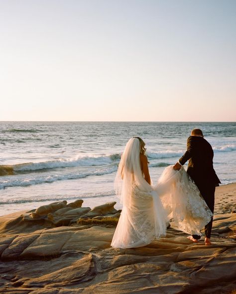 the colors of la jolla on medium format film >>>> #filmphotography #120mm The Wedding Bowl La Jolla, Groom Shots, Medium Format Film, Party Shots, Living Photo, La Jolla, Livingston, Film Photography, Bride And Groom