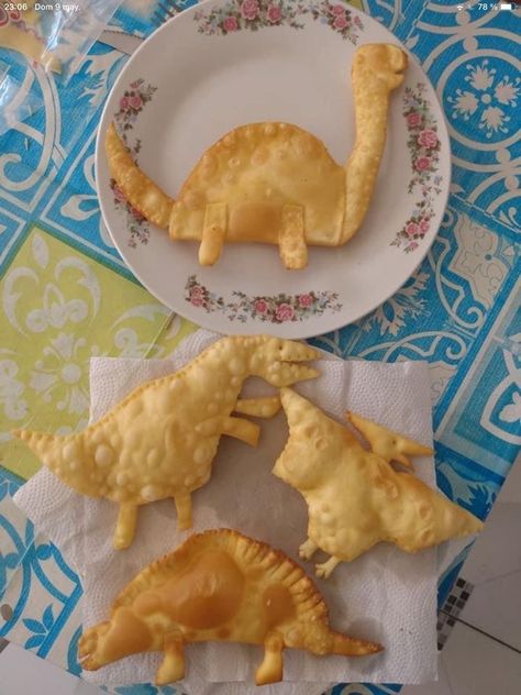 Dinosaur Food, Pastel Cupcakes, Cute Baking, Cute Desserts, Food Humor, Lunch Ideas, Pretty Food, Creative Food, Cute Food