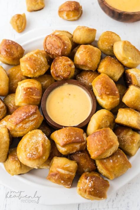 Pretzel Bites with Cheese Sauce Recipe Pretzel Cheese Sauce, Pretzel Bites With Cheese Sauce, Homemade Pretzel Bites, Crockpot Drinks, Homemade Pretzel, Baked Pretzels, Pretzel Cheese, Homemade Pretzels, Superbowl Appetizers