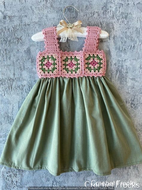 Beau Crochet, Girls Knitted Dress, Baby Frock Pattern, Knit Baby Dress, Frock Patterns, Easy Crochet Baby