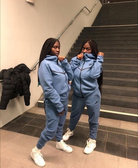 Nike Tech Tracksuit, Nike Tech Fleece Tracksuit, Tech Outfit, Tech Girl, Stile Hijab, Tech Women, Cute Nike Outfits, Best Friend Outfits, Tomboy Style Outfits