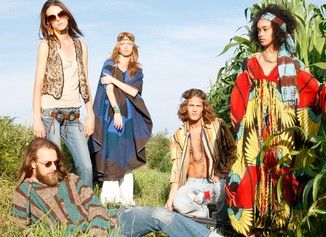 Woodstock at 40: Fields of Fashion - Fashion Features - Fashion - WWD.com Woodstock Clothes, 1960s Hippie Fashion, Woodstock Fashion, Looks Hippie, Style Hippie Chic, 1960s Hippie, Hippie Tattoo, Woodstock 1969, 60s Hippie