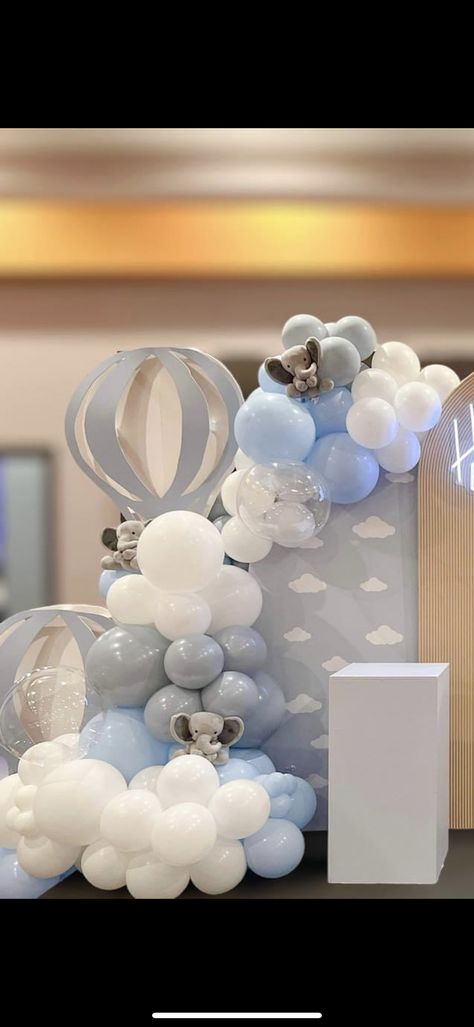 Cloud Theme Baby Shower Ideas, Cloud Baby Shower Theme, Dream Walker, Cloud Theme, Baby Shower Table Decorations, Ideas Decoracion, Baby Bedtime, Baby Shower Table, Baby Shower Theme