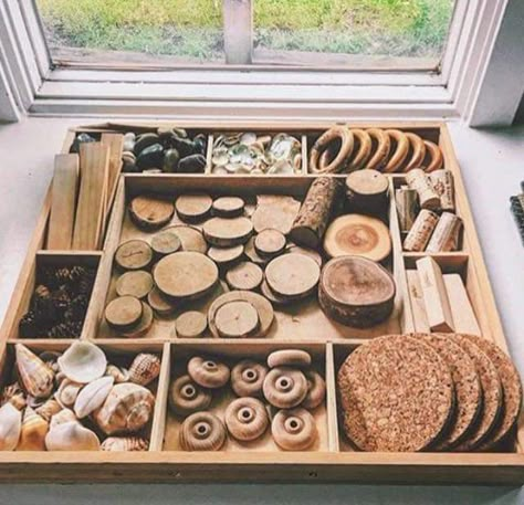 Nature Based Classroom, Reggio Children, Nature Classroom, Curiosity Approach, Reggio Inspired Classrooms, Reggio Classroom, Loose Parts Play, Early Years Classroom, Continuous Provision