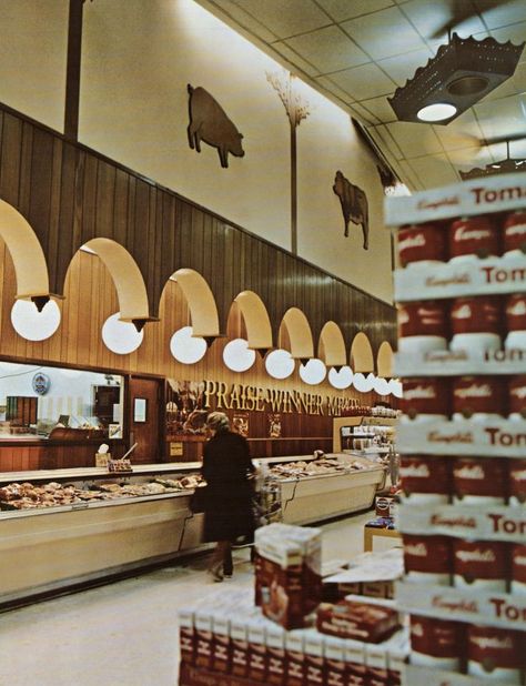 Retro Supermarket, Retro Grocery, School Interiors, School Interior, Vintage Shopping, Grocery Stores, Inner City, Dry Goods, Vintage Recipes