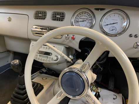 Manual Car Aesthetic, Nissan Figaro Aesthetic, Retro Vehicles, Nissan Figaro, Jane Smith, Girly Car Accessories, Fiat 600, Girly Car, Manual Car