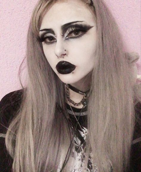 Blonde Goth Makeup, Blonde Trad Goth, Trad Goth Makeup 80s, Trad Goth Makeup, Rock Makeup, Punk Makeup, Trad Goth, Alt Makeup, Face Art Makeup