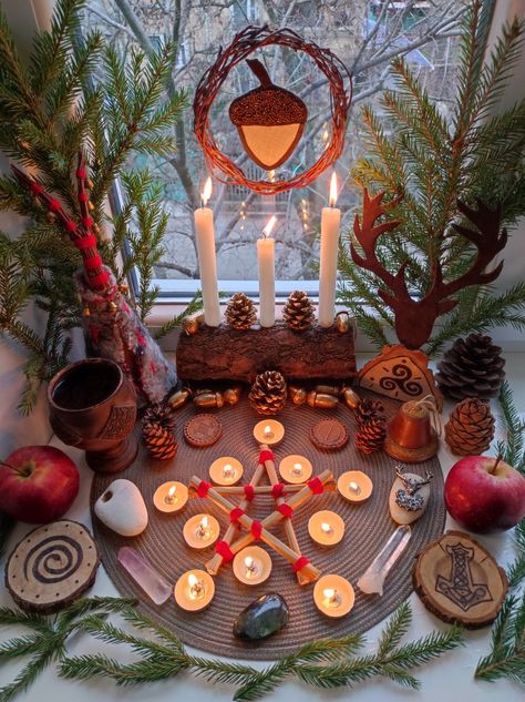 New Years Altar, Pagan Offerings, Samhain Altar Decorations, January Altar Ideas, Christmas Altar, Yule Altar Winter Solstice, Pagan Altar Ideas, Yule Alter, Norse Pagan Altar