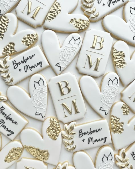 Bridal Party Cookies Decorated, Wedding Name Cookies, Black White Gold Wedding Cookies, Black White Wedding Cookies, Wedding Cookies With Names, Fancy Wedding Cookies, Mr And Mrs Cookies Decorated, White And Gold Wedding Cookies, Wedding Shower Decorated Cookies