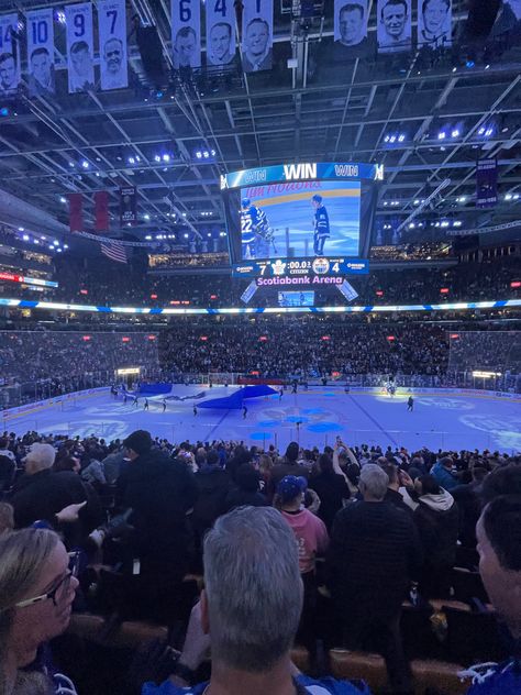 Maple Leafs Aesthetic, Toronto Maple Leafs Aesthetic, Han Aesthetic, Leafs Game, Canada Life, Hockey Aesthetic, Toronto Maple Leafs Hockey, Maple Leafs Hockey, Board Pictures