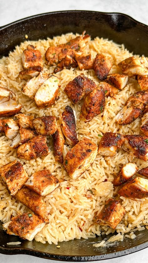 One-Pan Garlic Parmesan Chicken and Rice - Bad Batch Baking - Family Favorite Recipes Garlic Parmesan Chicken And Rice, Chicken And White Rice, One Pan Chicken And Rice, Parmesan Chicken And Rice, Buttery Rice, Batch Baking, Restaurant Copycat, Weekly Dinner, Garlic Parmesan Chicken