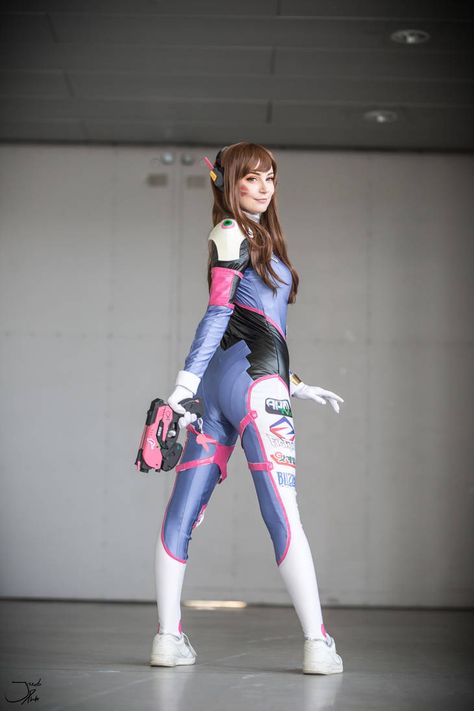 Overwatch Dva Cosplay by WhiteSpringPro D.va Overwatch, Overwatch Cosplay, Rwby Fanart, Full Body Suit, Living Dolls, Cute Cosplay, Cosplay Outfits, Body Suit, Overwatch