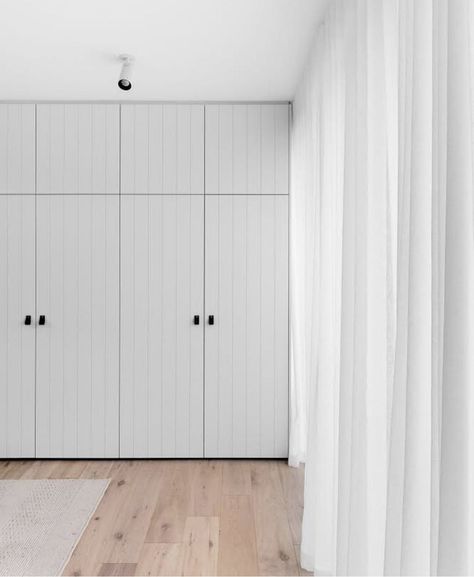 Shiplap Wardrobe Doors, V Groove Wardrobe, Vj Panel Wardrobe Doors, Built In Robe, Shiplap Wardrobe, Wardrobe Panelling, Home Interior Drawing, Built In Wardrobe Ideas, Built In Wardrobe Doors