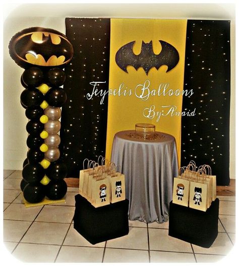 Batman Backdrop Ideas, Batgirl Party, Birthday Cake Boys, Batman Theme Party, Batman Party Decorations, Batman Themed Birthday Party, Batman Baby Shower, Batman Baby, Batman Decor