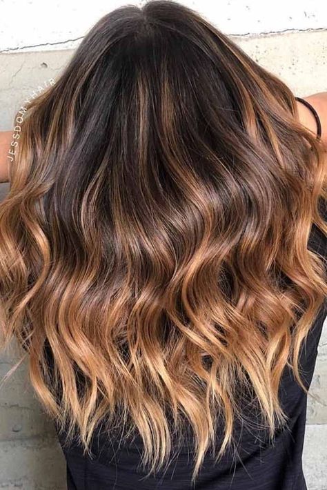 Dark Brown Ombre Hair Style #darkbrown #haircolor Explore from short to medium to long brown ombre hair styles. Pick the  most flattering hue: light, dark, chocolate, caramel, honey, black,  reddish. #ombrehair #brownombre #hairstyle #haircolor Balayage Hair Honey, Brown Ombre Hair Color, Black Hair Ombre, Best Ombre Hair, Dark Brown Ombre, Brown Ombre Hair, Ombre Hair Blonde, Caramel Hair, Hairstyle Trends