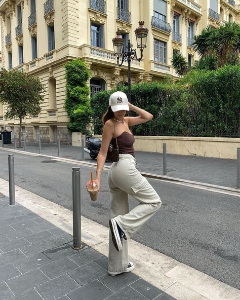 Museum Fits Summer, Casual Museum Outfit, Streetwear Spring Outfits, Taiwan Outfit, Taiwan Ootd, Day Outfits Casual, Ootd Poses, Streetwear Spring, Outfits Con Jeans