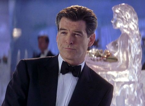 Brosnan as 007 in Brioni Tuxedo & Studless Shirt with Pleated Front Best Bond Girls, James Bond Suit, Bond Suits, Die Another Day, James Bond Actors, Winter Movies, James Bond Girls, Spy Novels, Celebrity Style Guide