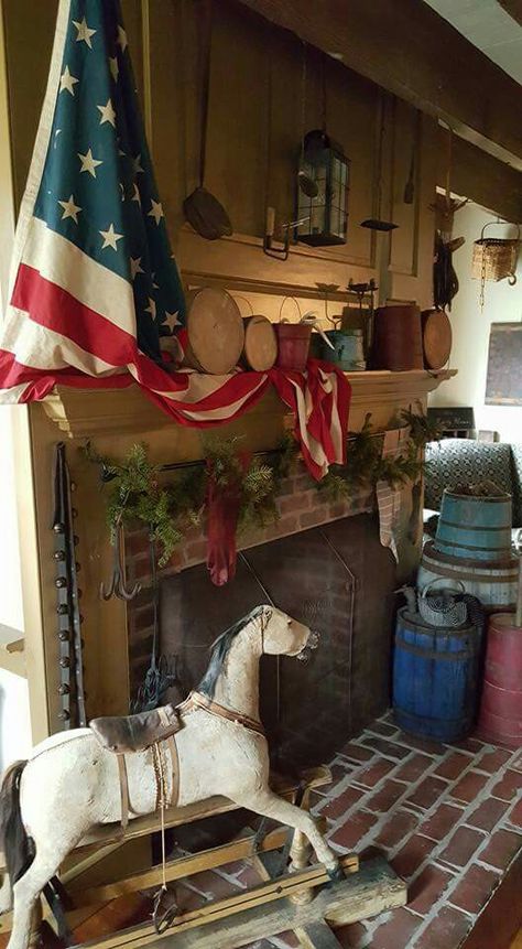 Beautiful Mantle Dishwasher Ideas, Primitive Living Room, Primitive Homes, Cute Dorm Rooms, Prim Decor, Primitive Furniture, Colonial Decor, Primitive Kitchen, Americana Decor