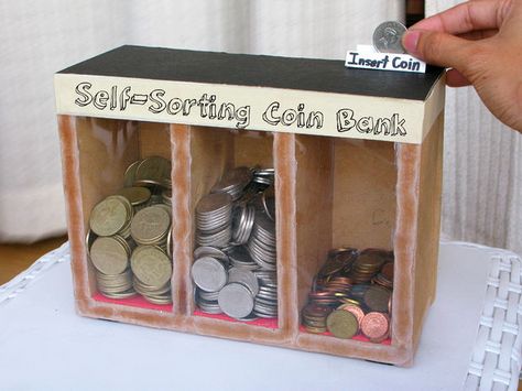 Self-Sorting Wooden Coin Bank  *use 3 separate shoe boxes glue together decorate with paint, scrape fabric or paper Coin Sorting, Coin Sorter, Piggy Bank Diy, Diy Hanging Shelves, Ge Bort, Coin Bank, Mason Jar Diy, Mason Jar Crafts, Jar Crafts