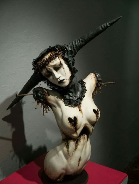 Emil Melmoth, Arte Peculiar, 다크 판타지, Dark Art Illustrations, Art Brut, Arte Inspo, Scary Art, Wow Art, Creepy Art