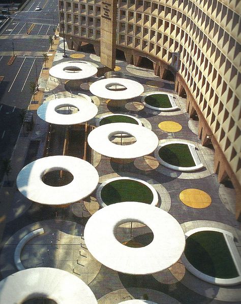 Martha Schwartz, HUD (Department of Housing & Uban Development), 1990, Washington DC (Architecture Marcel Breuer, 1968) Terrace Canopy, Martha Schwartz, Canopy Glass, Roof Ideas, Canopy Architecture, Urban Landscape Design, Garden Canopy, Diy Shades, Fabric Canopy