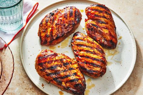 Grilled Chicken Recipe, Grilled Chicken Marinade, Breakfast Party Foods, Easy Marinades, Easy Dinner Casseroles, Summer Food Party, Easy Grilled Chicken, Chicken Marinade, Quick Easy Dinner