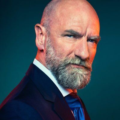 Graham James McTavish General Macarthur, Duncan Lacroix, Bald Men With Beards, Graham Mctavish, Bald Men Style, Bald With Beard, Outlander Casting, Bald Men, Outlander Starz