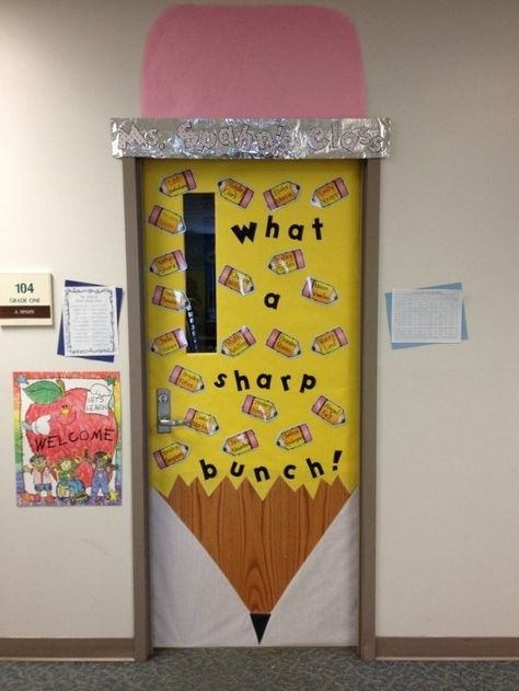 Pencil door decoration Preschool Door, February Classroom, School Door Decorations, Preschool Bulletin, Theme Activities, Preschool Bulletin Boards, Teacher Doors, School Doors, Back To School Bulletin Boards