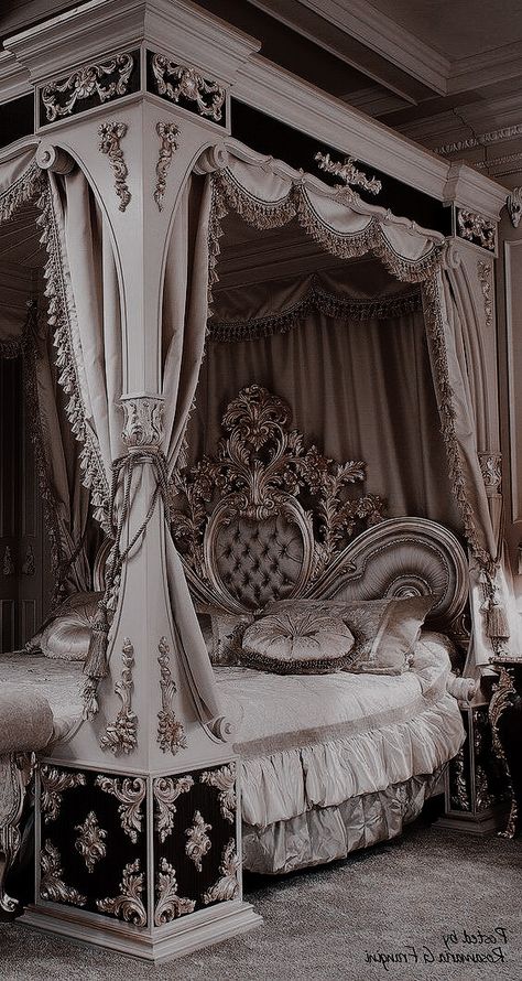 Royal Room, Royal Bedroom, Characters Inspiration, Castle Aesthetic, Victorian Aesthetic, Royal Aesthetic, Room Deco, Bedroom Aesthetic, Aesthetic Bedroom