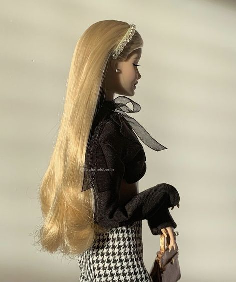 Pretty Barbie Doll, Barbie Side Profile, Hairstyles For Barbie Dolls, Barbie Profile, Barbie Hairstyle, Barbie Aesthetic, Barbies Pics, Hyun Kim, Doll Things