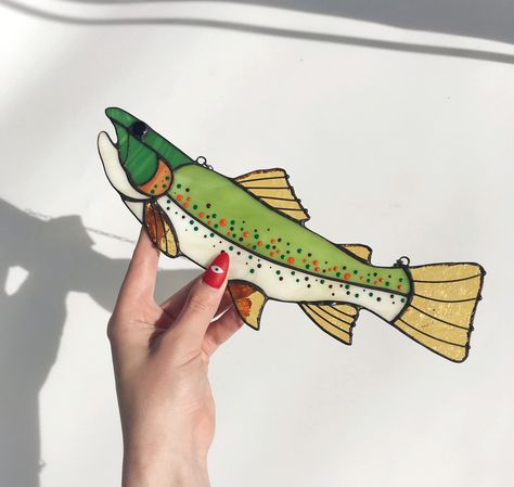 Stained Glass Suncatcher Patterns, Stained Glass Ideas, Stained Glass Fish, Novelty Decor, Stained Glass Patterns Free, Glass Window Art, Glass Diy, Stained Glass Decor, Stained Glass Ornaments