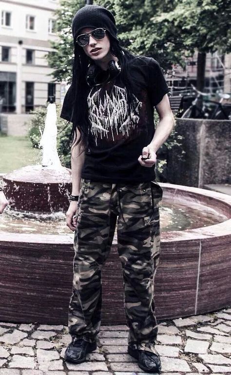 Mens Metalhead Fashion, Metalhead Men Outfit, Metal Guy Outfit, Metalcore Aesthetic Outfit Men, Metalhead Outfit Ideas, Male Metalhead Outfit, Emo Style Men, Metalhead Clothes Man, Metal Head Outfits