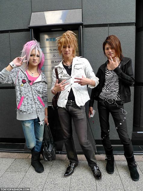 Shibuya Cool Style | Three Shibuya guys with hair and makeup… | Flickr Big Sweaters, Gyaru Fashion, J Fashion, Fashion Fits, Hair And Makeup, Visual Kei, Lolita Fashion, Japanese Fashion, Denim Fashion