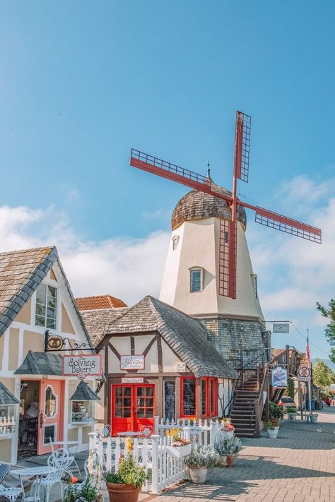 Solvang Christmas, Solvang California Aesthetic, Things To Do Northern California, Solvang California Christmas, Solvang California Things To Do In, Solvang California With Kids, Orange County California Things To Do, Solvang Restaurants, Solvang California