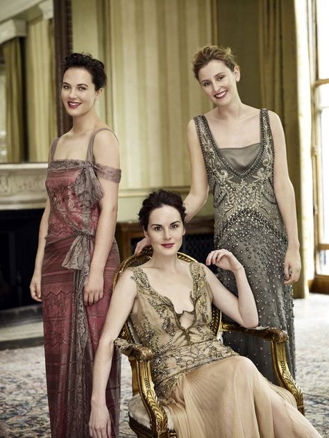 Downton Abbey Is Getting Its Own Clothing Line (I'll Take Lady Mary's Closet, Thanks!) Downton Abbey Costumes, Downton Abbey Cast, Jessica Brown Findlay, Downton Abbey Fashion, Downton Abby, Michelle Dockery, Lady Mary, Look Retro, Kirsten Dunst