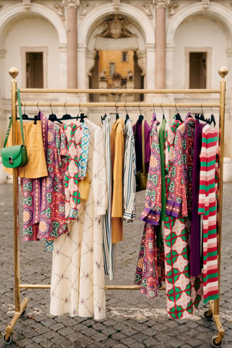 Transport yourself to Italy via your wardrobe with Sézanes Rome campaign. Prepare for European summer and discover your perfect vacation look with Sézane. Bring some Italian heat to your wardrobe with Sézanes Italy adventures this spring and summer. Now online at sezane.com & the App. Fashion Ig Story, Retail Aesthetic, Minimalist Casual Outfits, Color Guru, Italian Prints, Minimalist Casual Outfit, Spring Campaign, Dress Like A Lady, Italian Cities