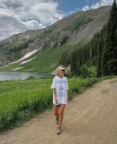 Colorado Outfit Summer, Quality Time With Friends, Ways To Exercise, Cute Hiking Outfit, Summer Hiking Outfit, Hiking Fits, Colorado Outfits, Colorado Summer, Mountain Outfit