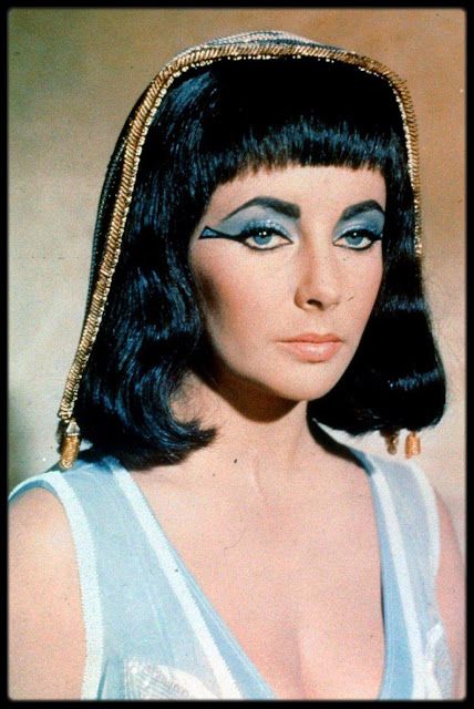 Cleopatra Aesthetic, Elizabeth Taylor Eyes, Cleopatra Art, Cleopatra Makeup, Cleopatra 1963, Edward Wilding, Elizabeth Taylor Cleopatra, Egyptian Makeup, Golden Hollywood