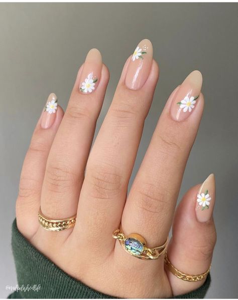 Graduation Nails, Cute Spring Nails, Glitter Gel Nails, Work Nails, Basic Nails, Almond Nails Designs, Short Acrylic Nails Designs, Cute Nail Art, Neutral Nails