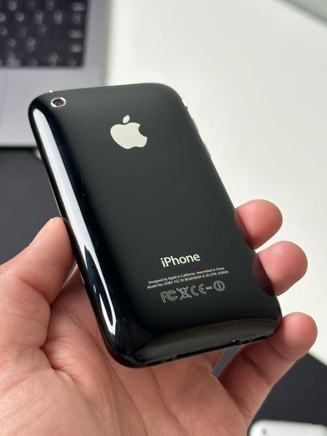 Iphone 3gs, Iphone 2, Iphone Design, My Iphone, Gadgets, Ipad, Iphone, On Twitter, Twitter