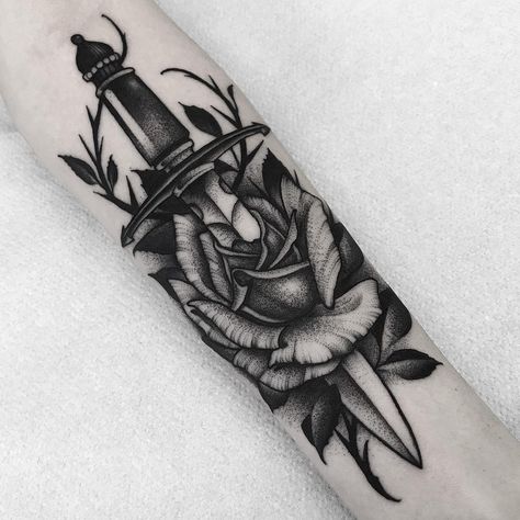 Snot_tattoo Rose And Dagger Tattoo, Skull Rose Tattoos, Rose Drawing Tattoo, Family Tattoo Designs, Knife Tattoo, Girls With Sleeve Tattoos, Wolf Tattoo Design, Dagger Tattoo, Half Sleeve Tattoo