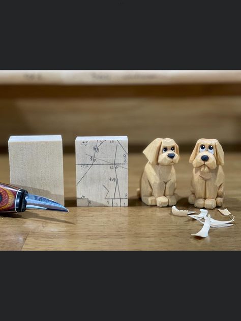 Dog Wood Carving, Tiny Wood Carvings, Widdling Wood Ideas Easy, Wood Carving Small Figures, Raccoon Wood Carving, Dachshund Wood Carving, Wood Carving For Beginners, Simple Wood Carving, Bear Carving