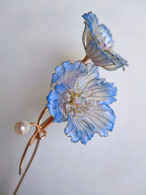 Blue Flower Hairpin - my hanfu favorites Blue Hanfu, Flower Hairpin, Diy Jewelry Unique, Flower Hair Pin, Resin Flowers, Blue Flower, Blue Flowers, Hair Pins, Diy Jewelry