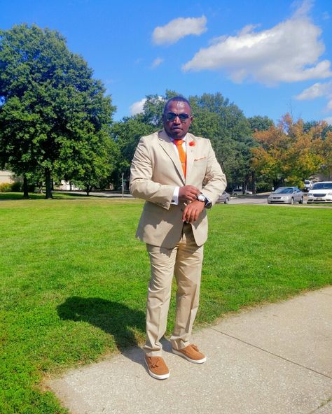 Khaki tan suit, solid orange tie and brown suede loafers! Tan Suit Orange Tie, Tan Suit Men, Brown Suede Loafers, Orange Suit, Tan Suit, Solid Orange, Orange Tie, Wedding Suits Men, Suede Loafers